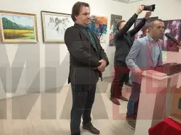 Оваа изложба се одржува повеќе од 35 години и претставува жив сведок на културниот континуитет на Кавадарци. Таа е огледало на нашиот идентитет, на винската традиција, на духовноста и на љубо